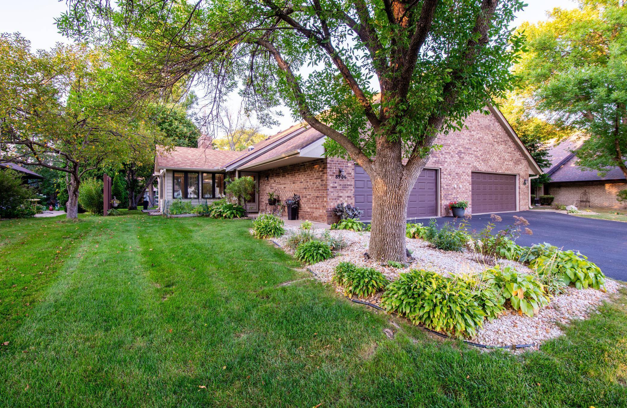 8906 Montegue TER, Brooklyn Park, MN 55443