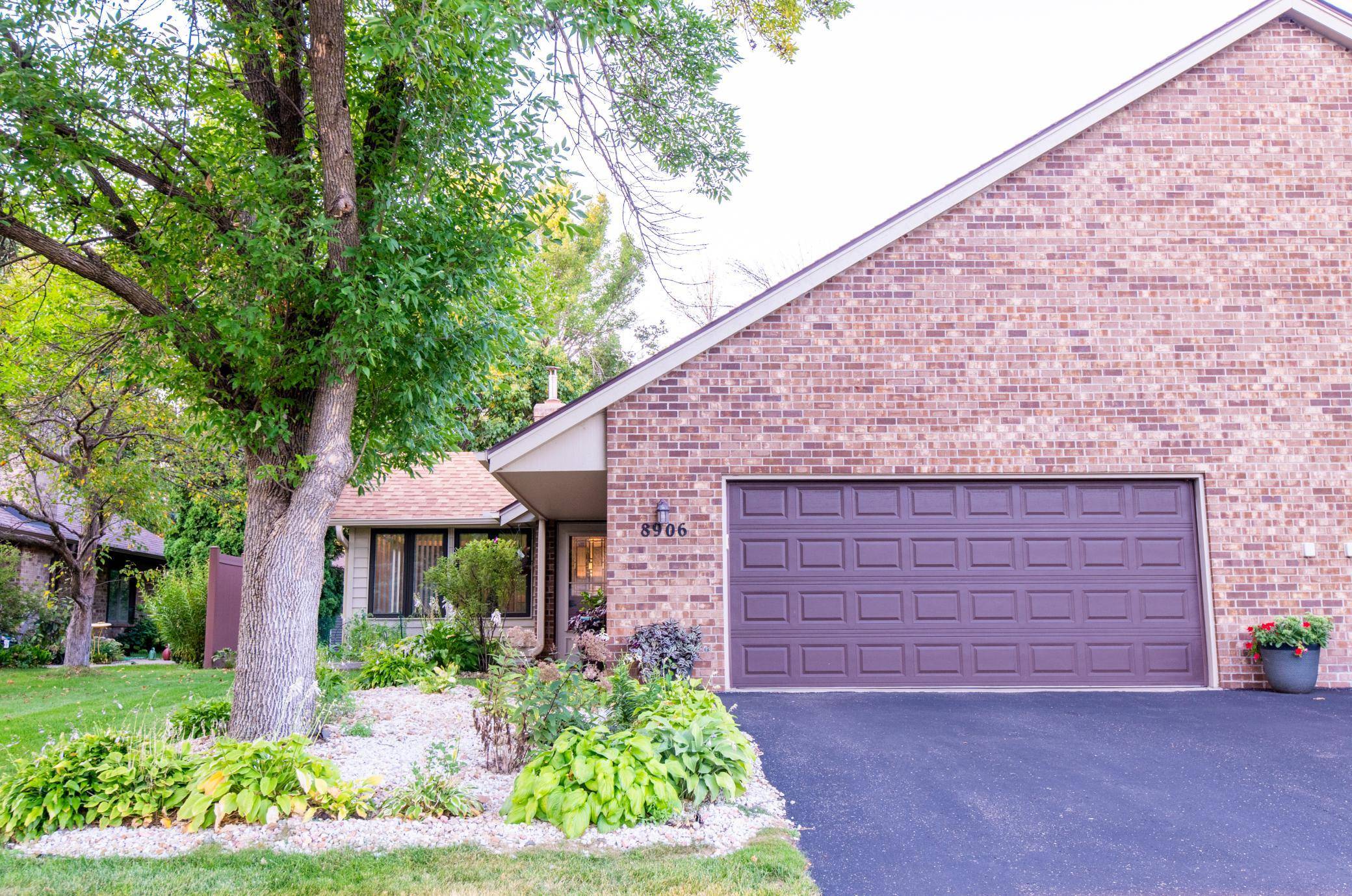 8906 Montegue TER, Brooklyn Park, MN 55443