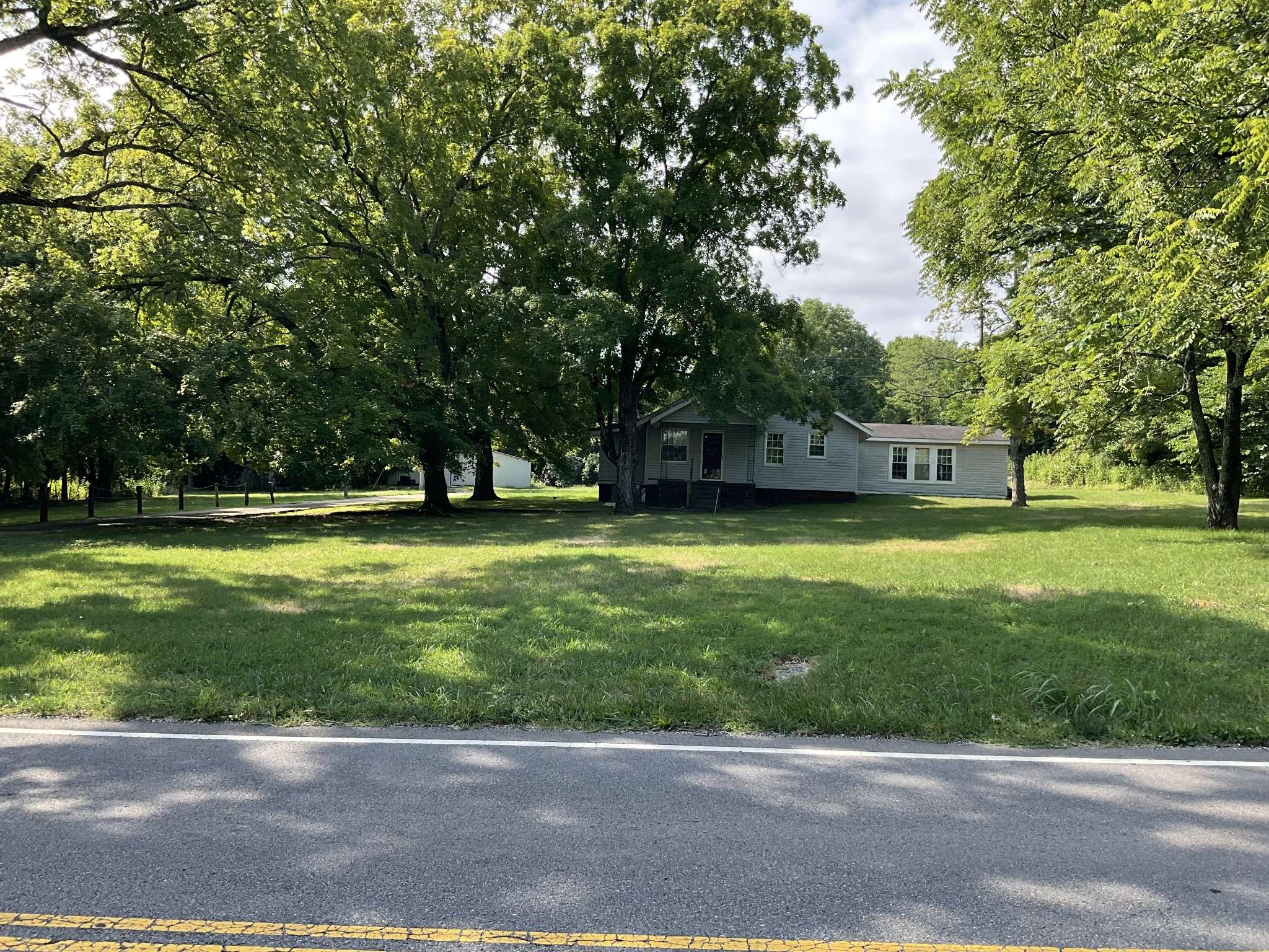 1940 E Division St, Mount Juliet, TN 37122