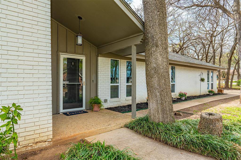 1819 W Cedar Elm Drive, Arlington, TX 76012
