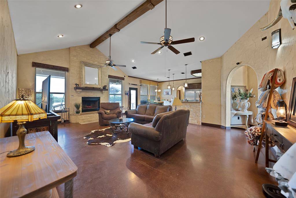 411 N Oak Branch Road, Waxahachie, TX 75167