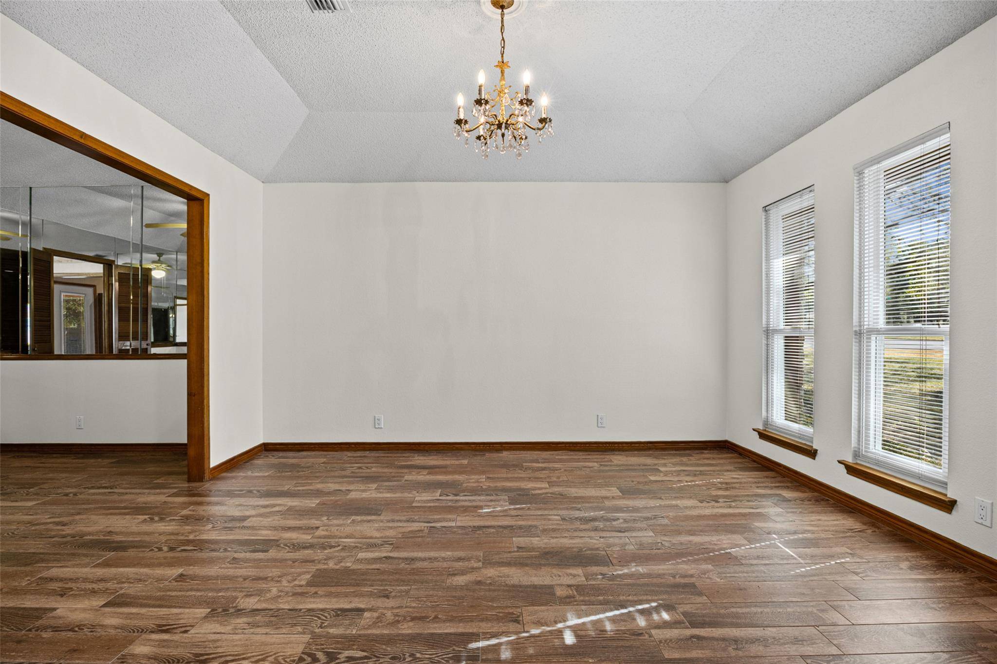11006 Brodie LN, Austin, TX 78748