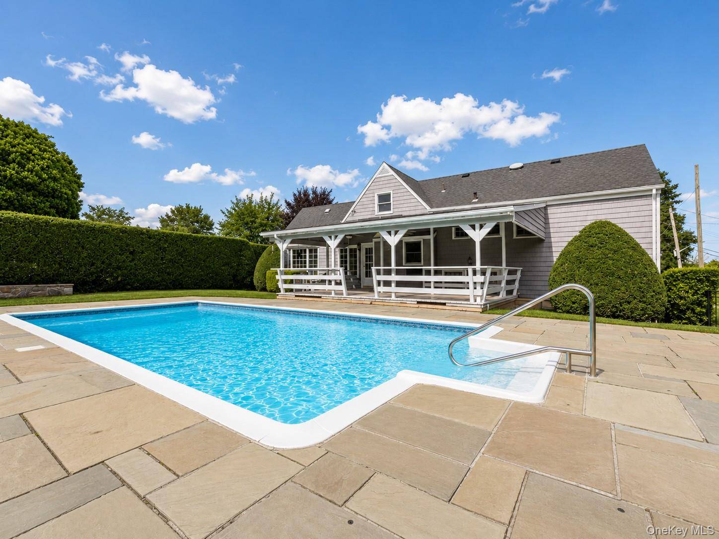 20 Priscilla LN, Port Chester, NY 10573
