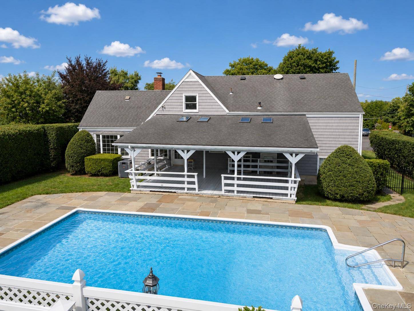 20 Priscilla LN, Port Chester, NY 10573