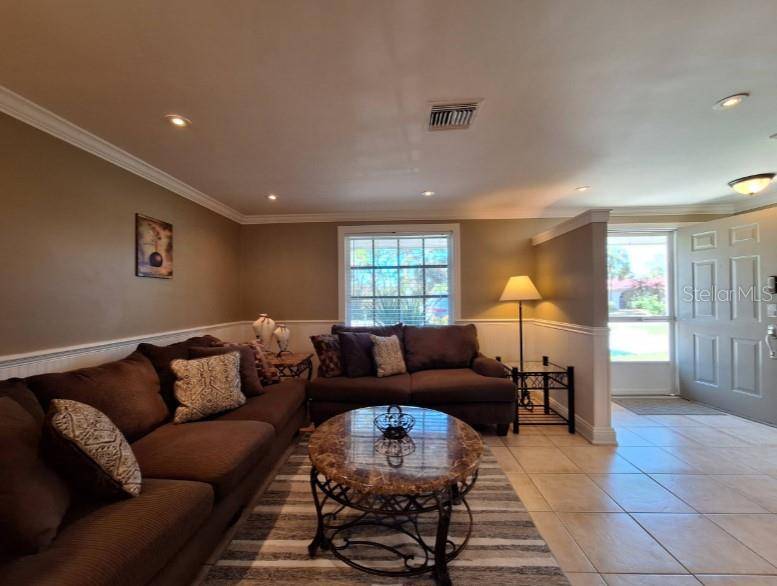 695 ALLIGATOR DR, Venice, FL 34293