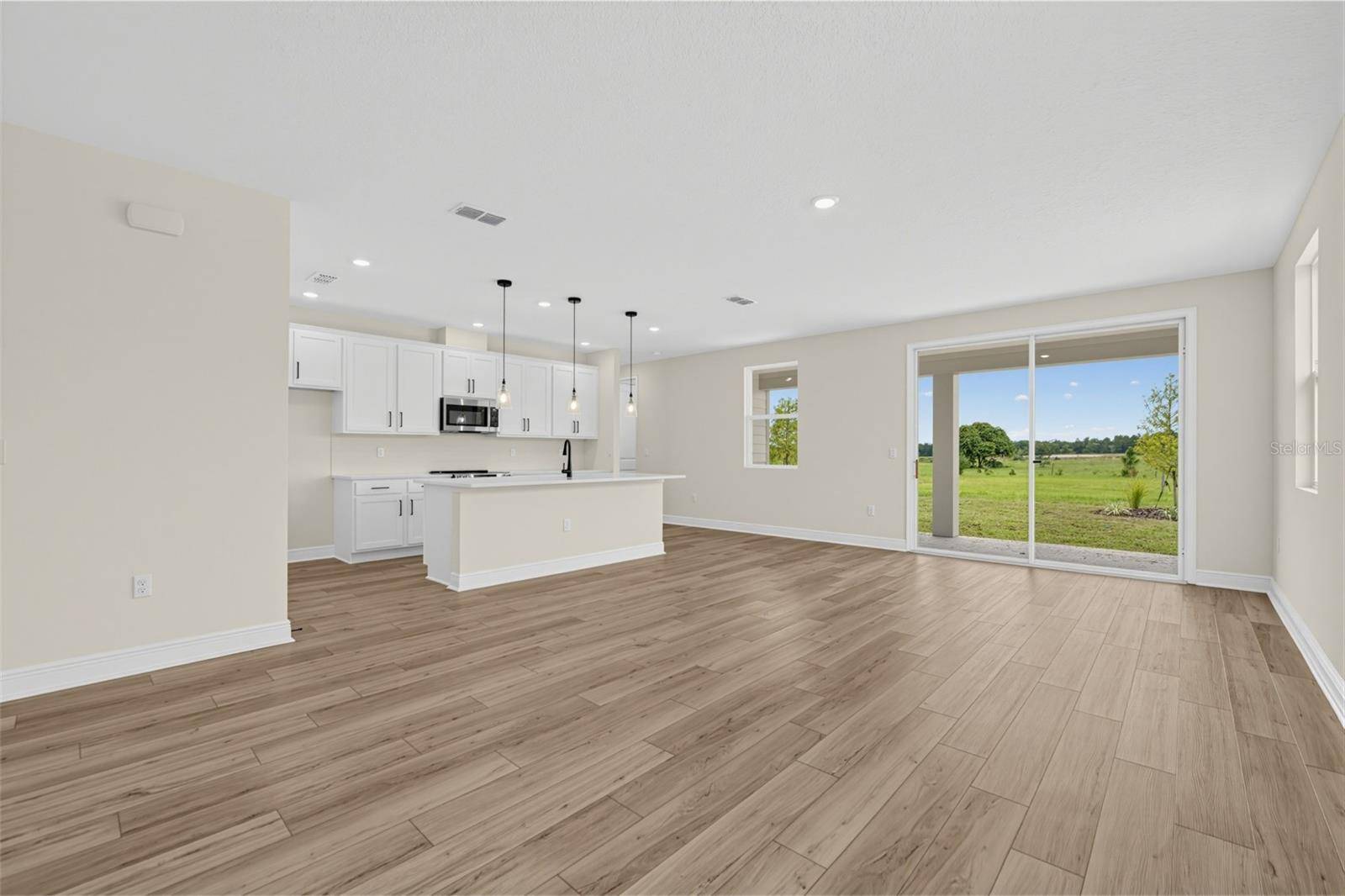 30130 EMERALD FOREST DR, Mount Dora, FL 32757