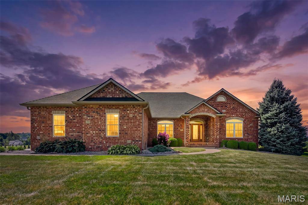 558 Lacroix WAY, Columbia, IL 62236