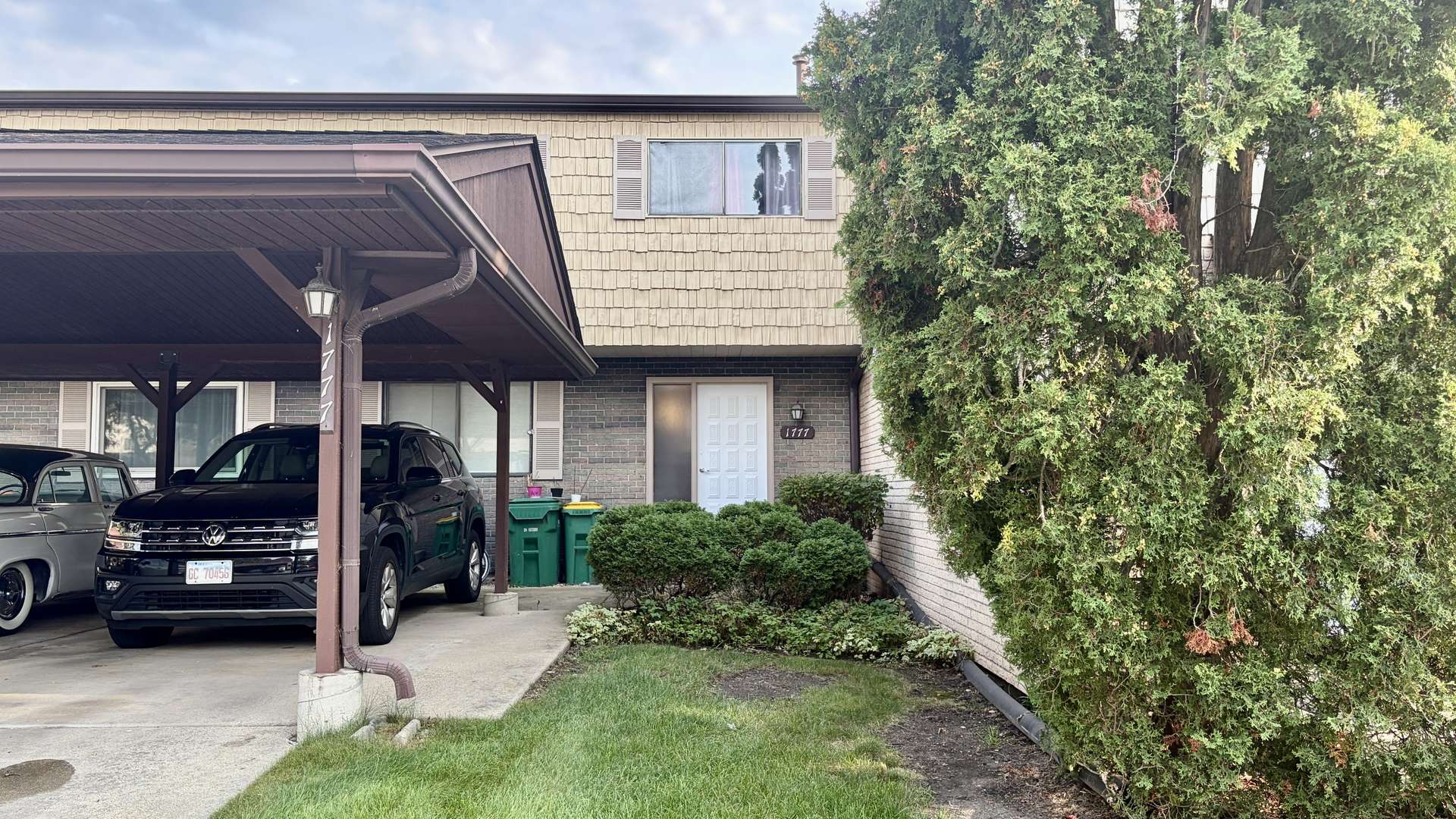 1777 Shoshonee TRL, Wheeling, IL 60090