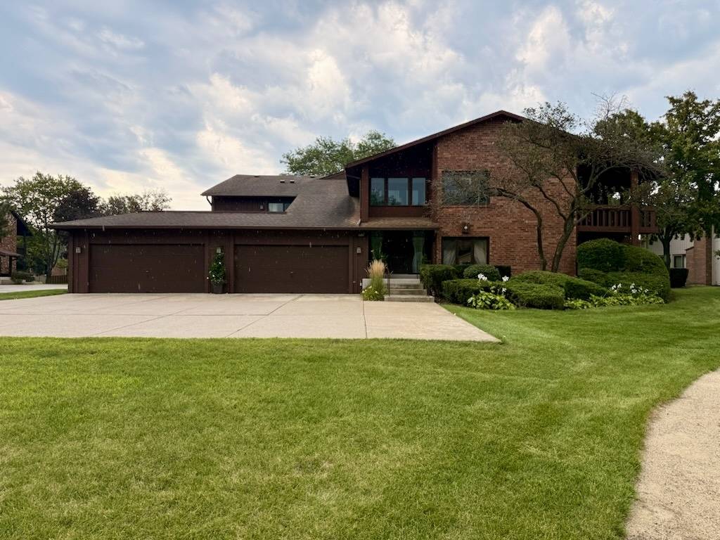 3105 Toulon DR, Northbrook, IL 60062