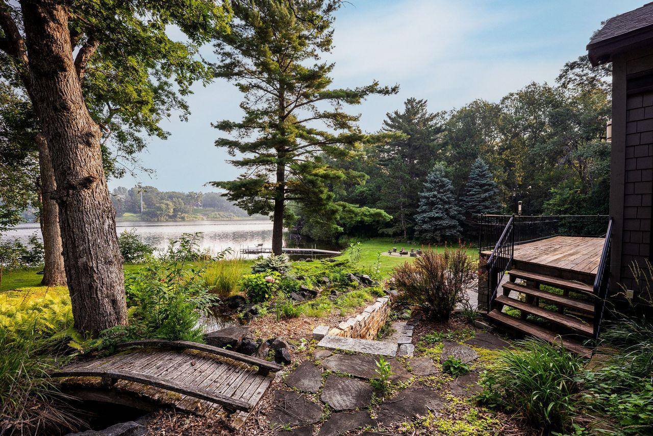 345 Salem Church RD, Sunfish Lake, MN 55118