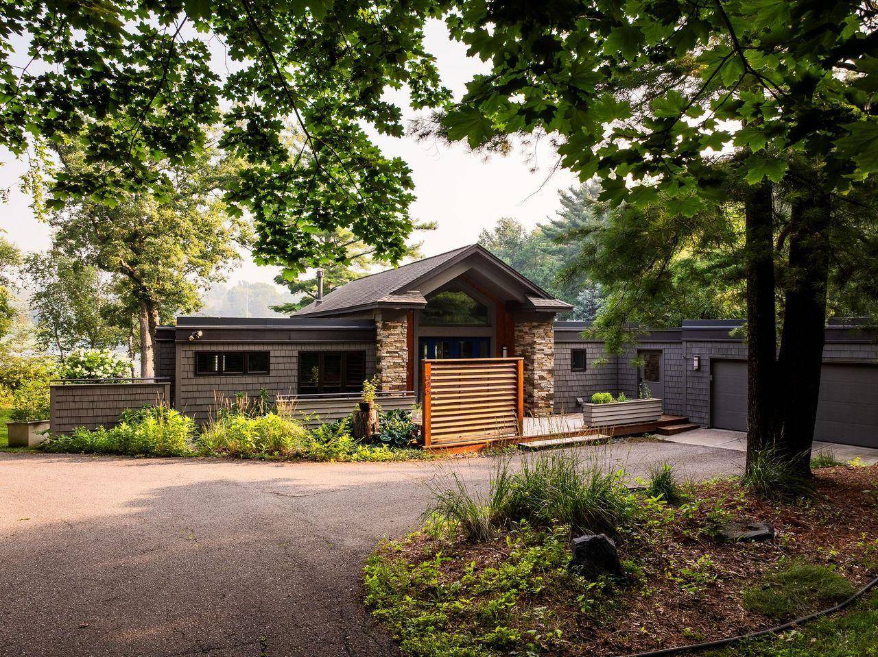 345 Salem Church RD, Sunfish Lake, MN 55118