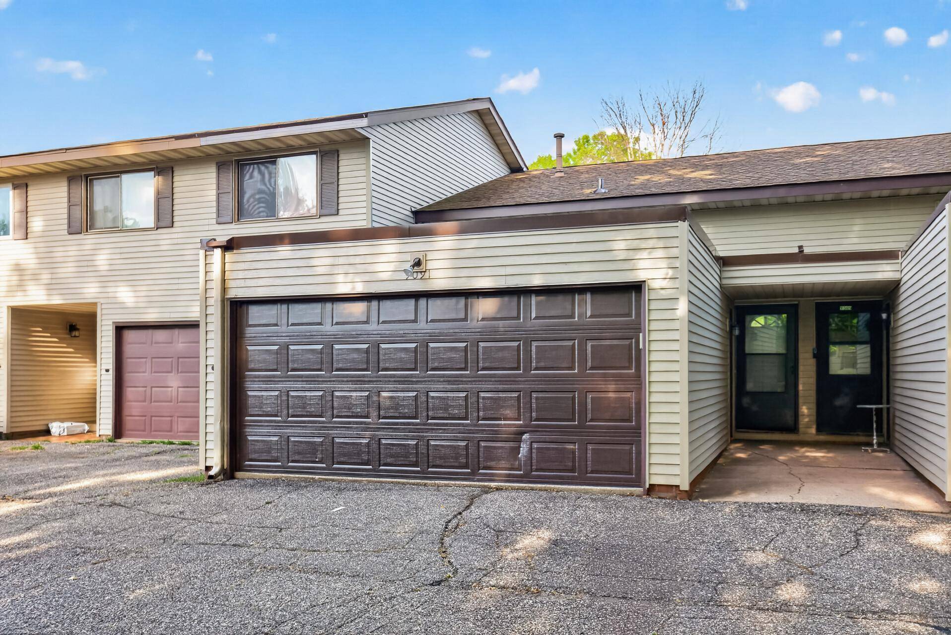 9091 207th ST W, Lakeville, MN 55044