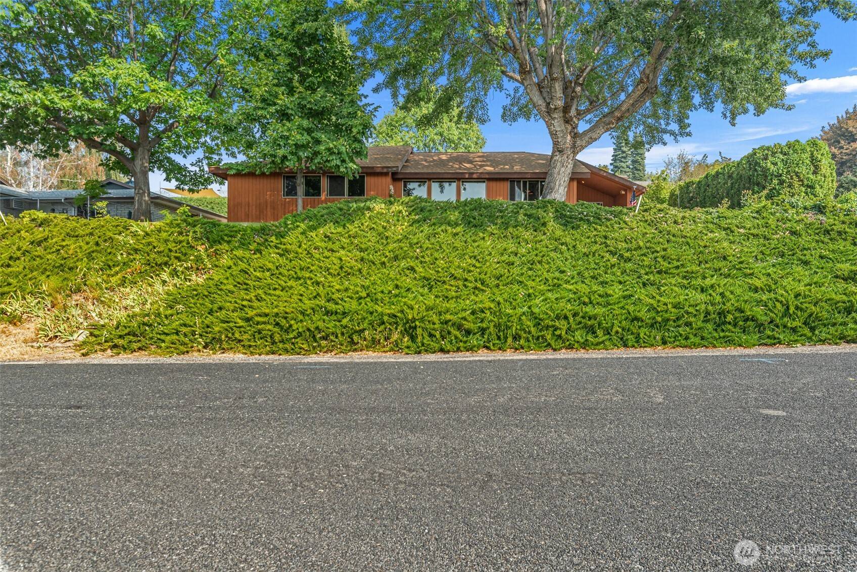 110 View Ridge CIR, Wenatchee, WA 98801