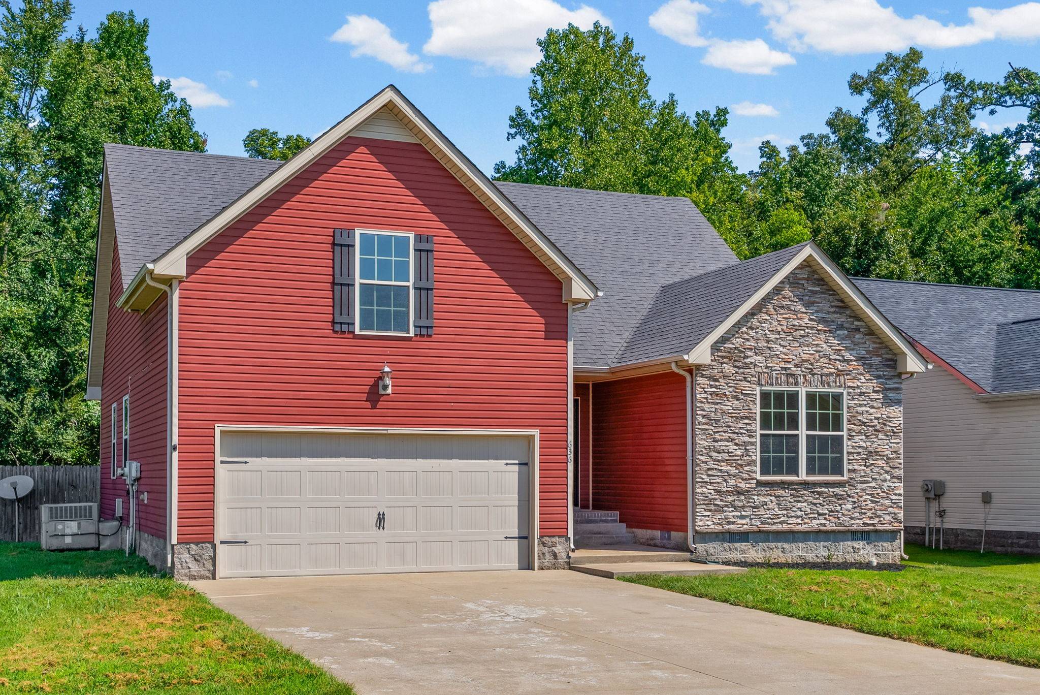 636 Fox Hound Dr, Clarksville, TN 37040