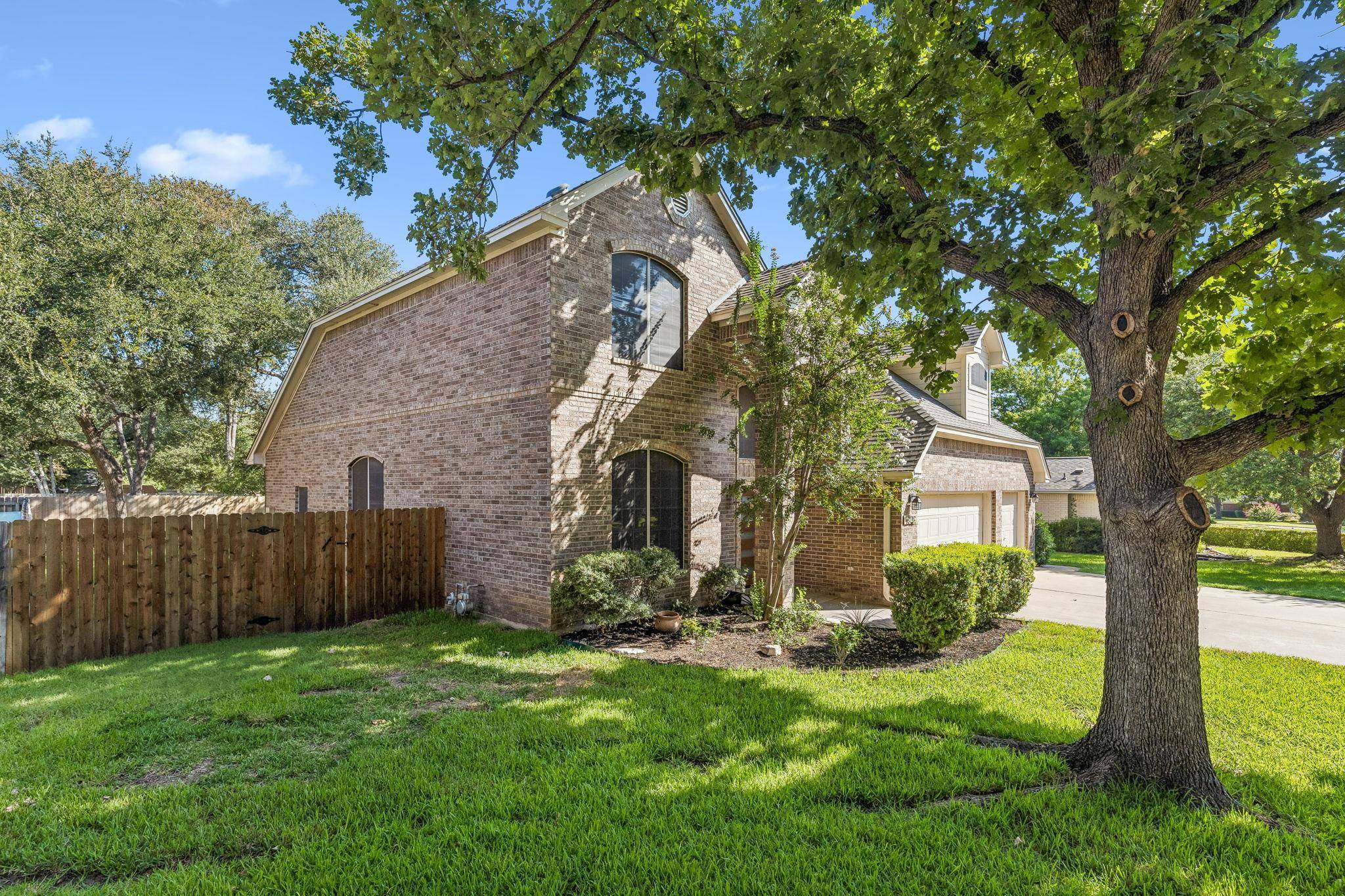 1908 Clearwater DR, Round Rock, TX 78681