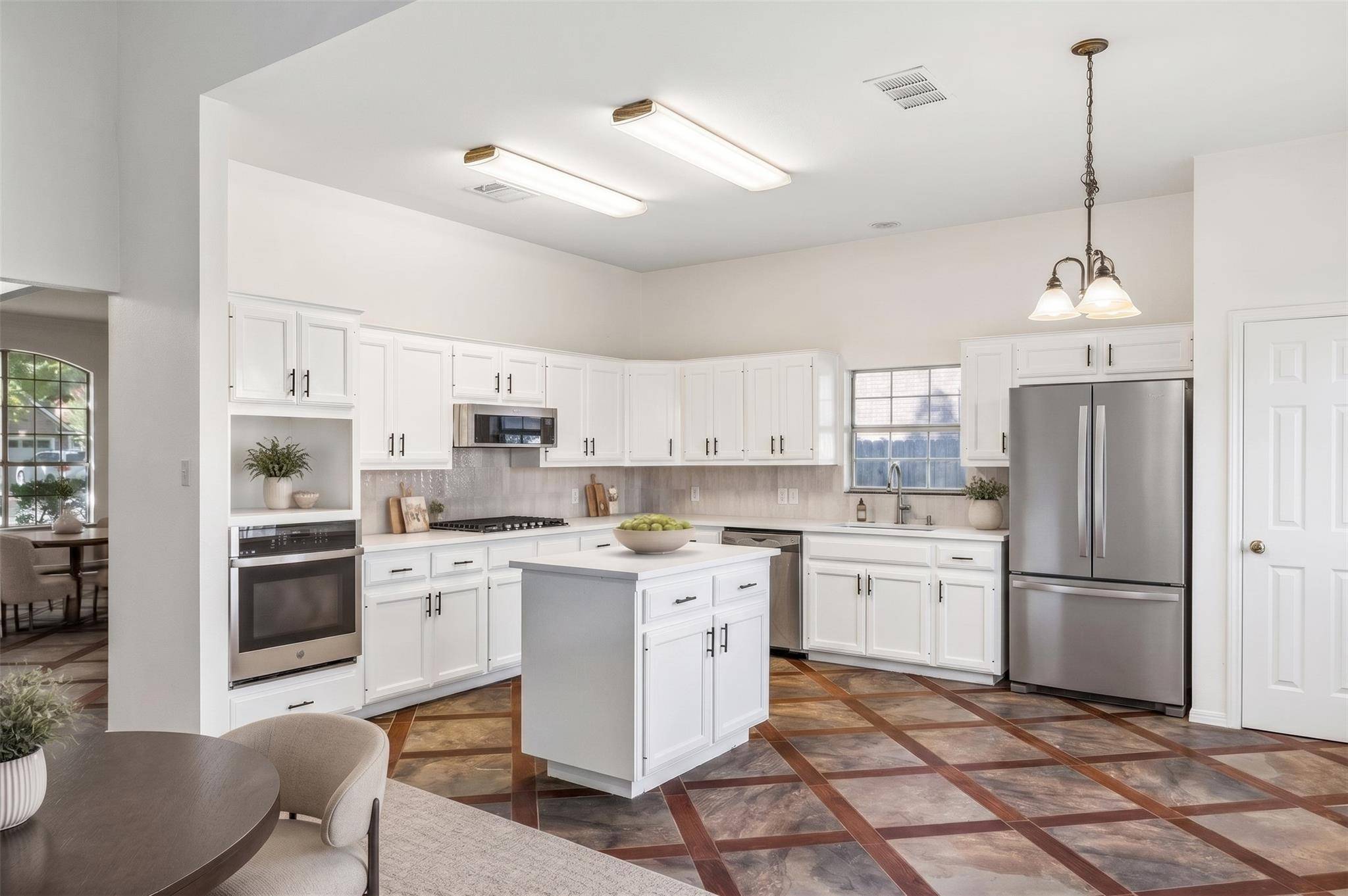 1908 Clearwater DR, Round Rock, TX 78681