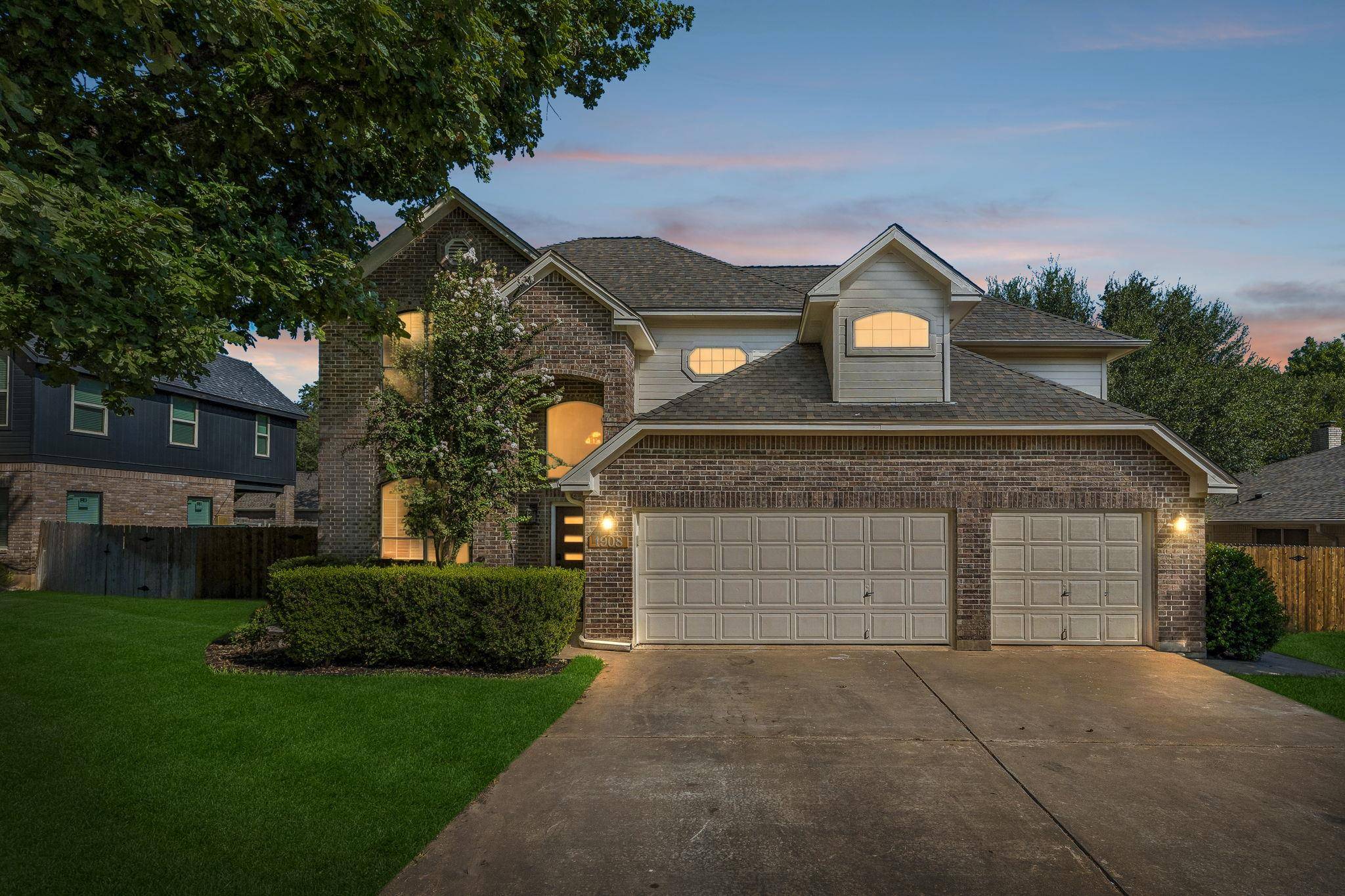 1908 Clearwater DR, Round Rock, TX 78681