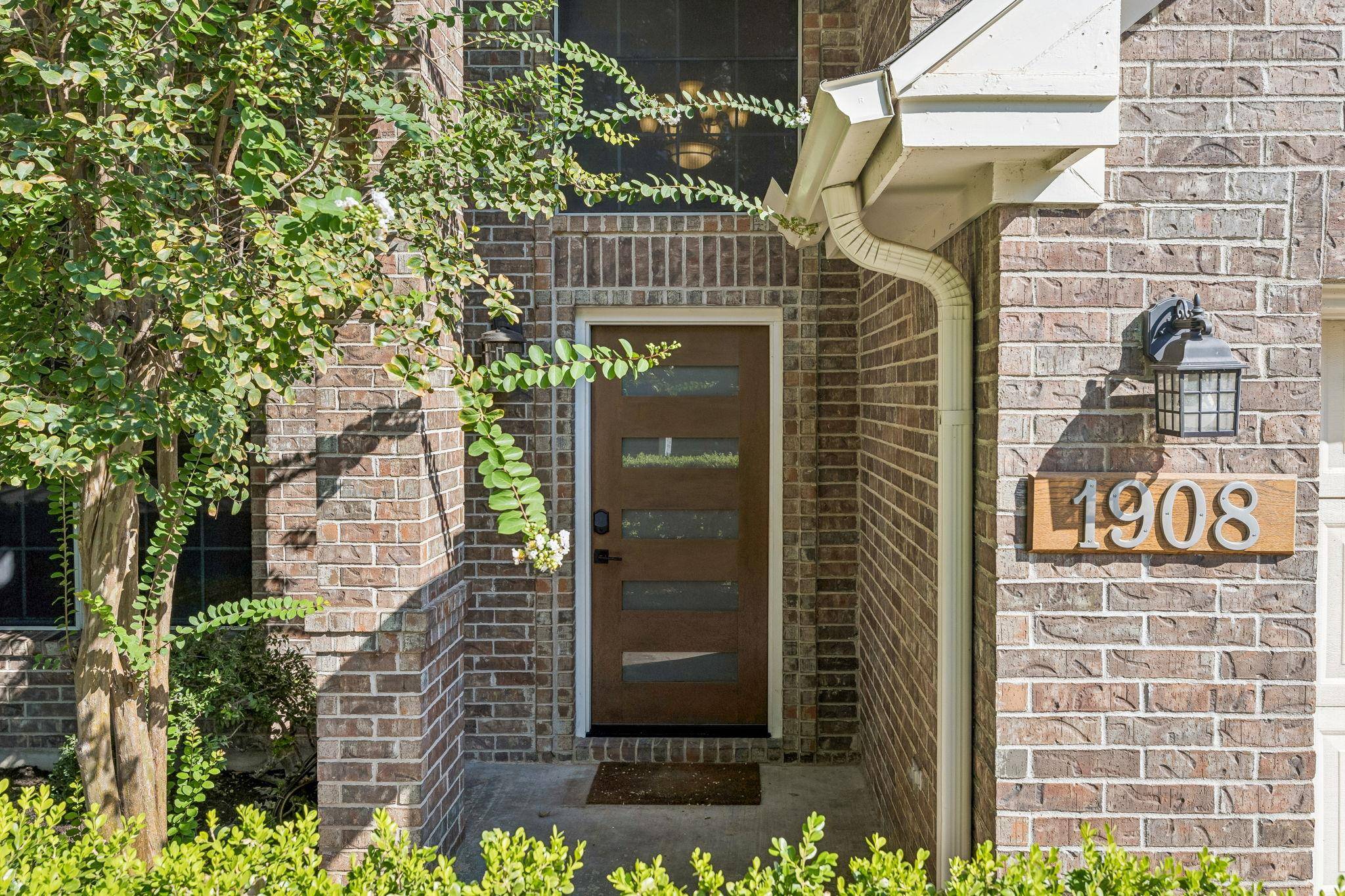 1908 Clearwater DR, Round Rock, TX 78681