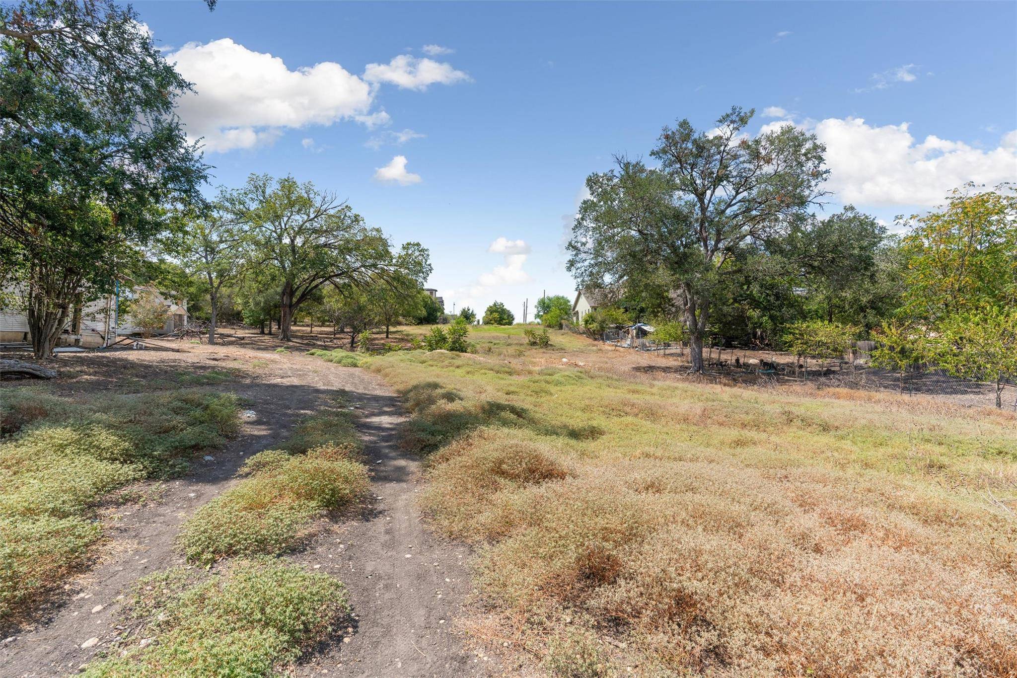 2404 Thrasher LN, Austin, TX 78741