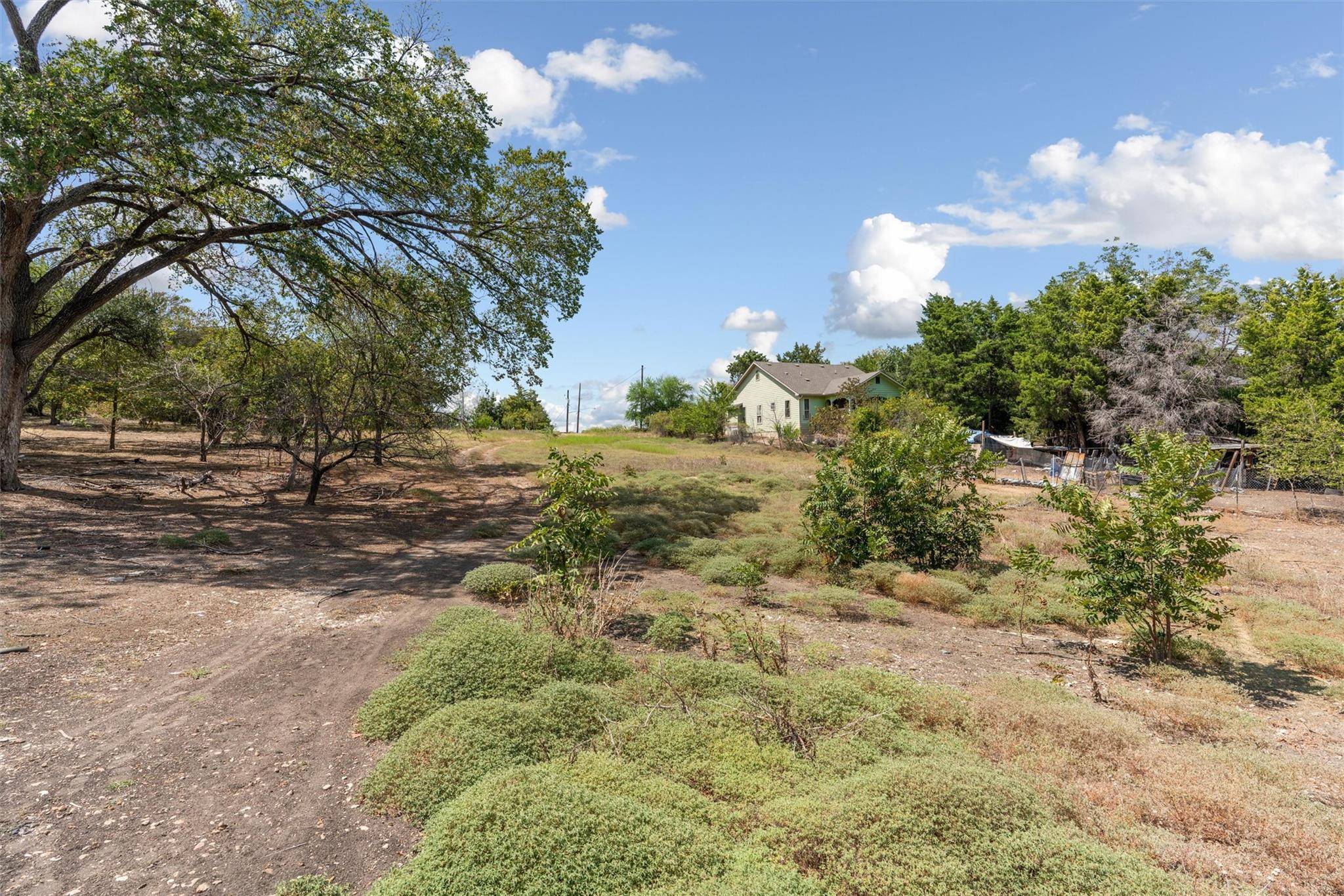 2404 Thrasher LN, Austin, TX 78741