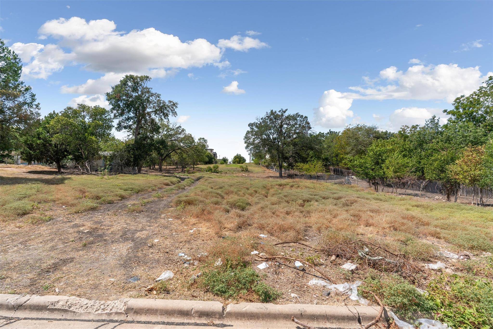 2404 Thrasher LN, Austin, TX 78741