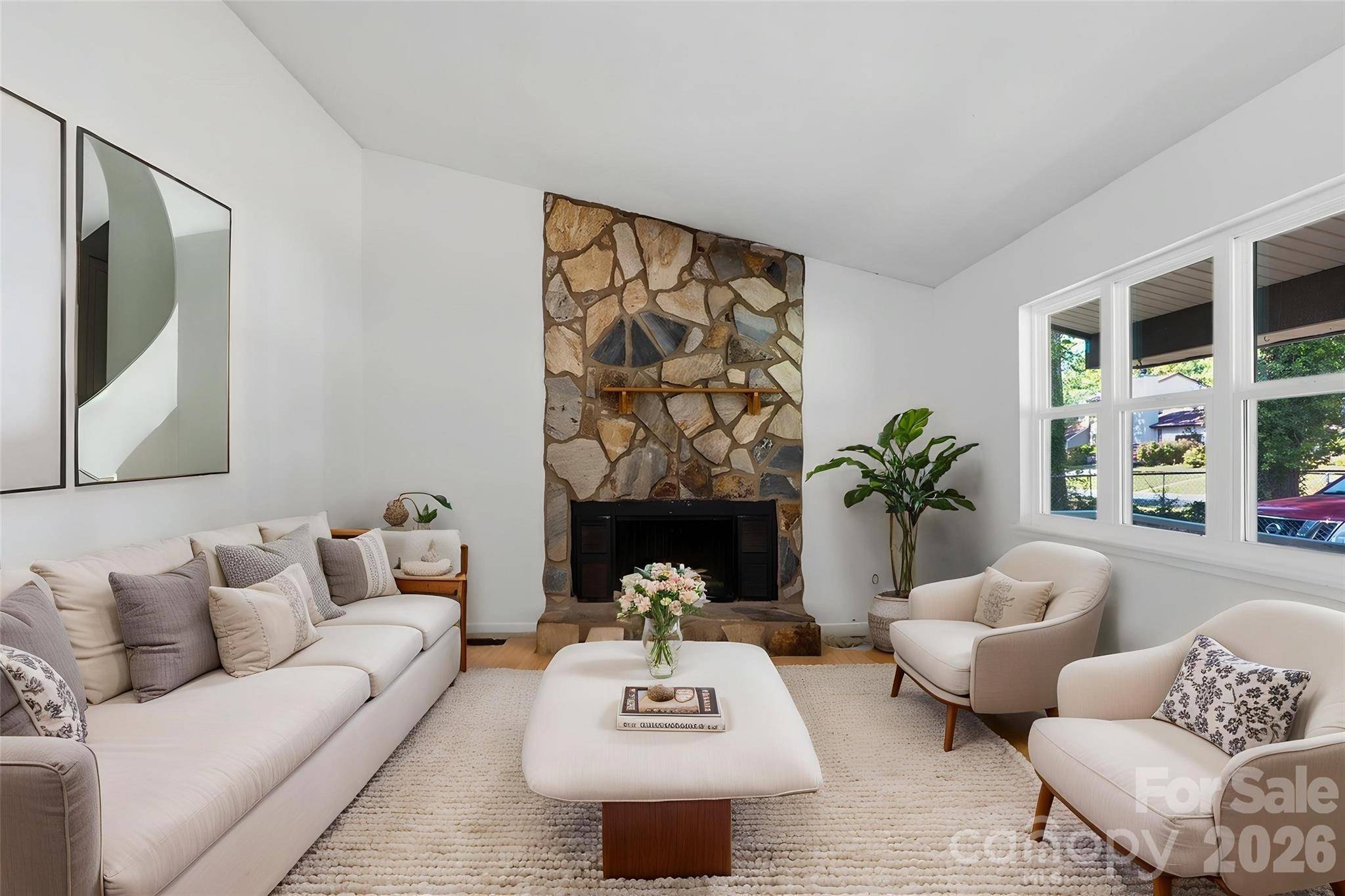 5300 Rolling Oak LN, Charlotte, NC 28227