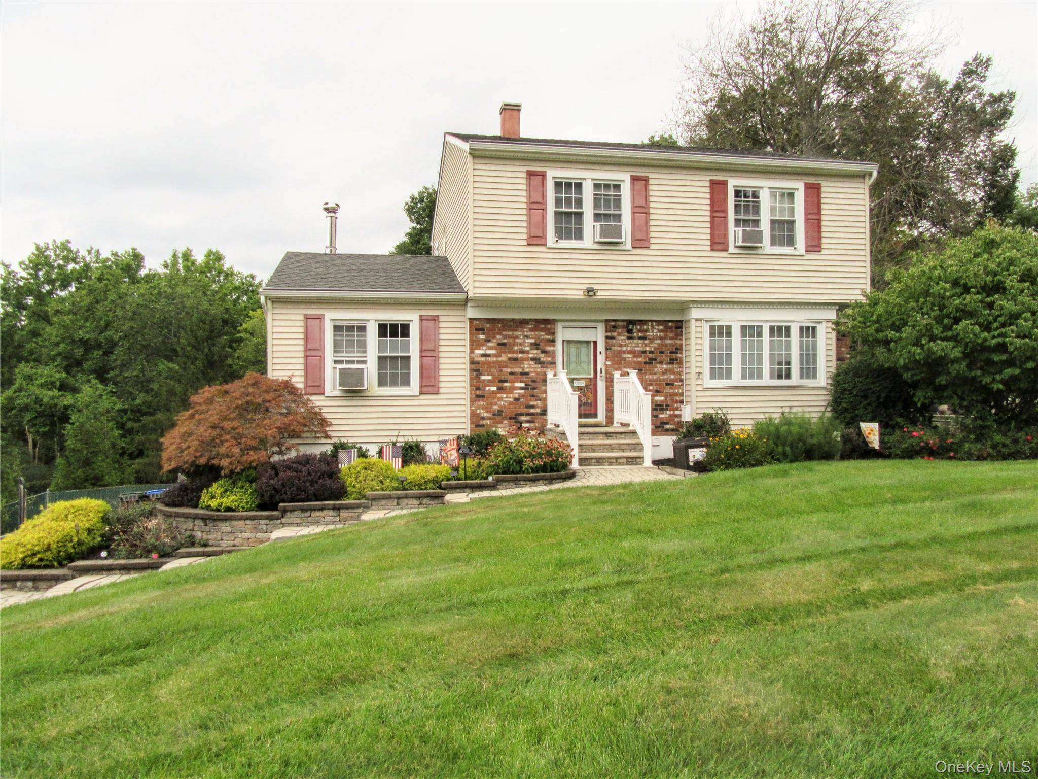 171 Barnes RD, Washingtonville, NY 10992