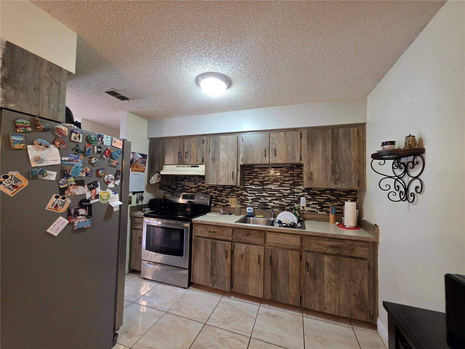 3210 SAWYER CIR, Deltona, FL 32738