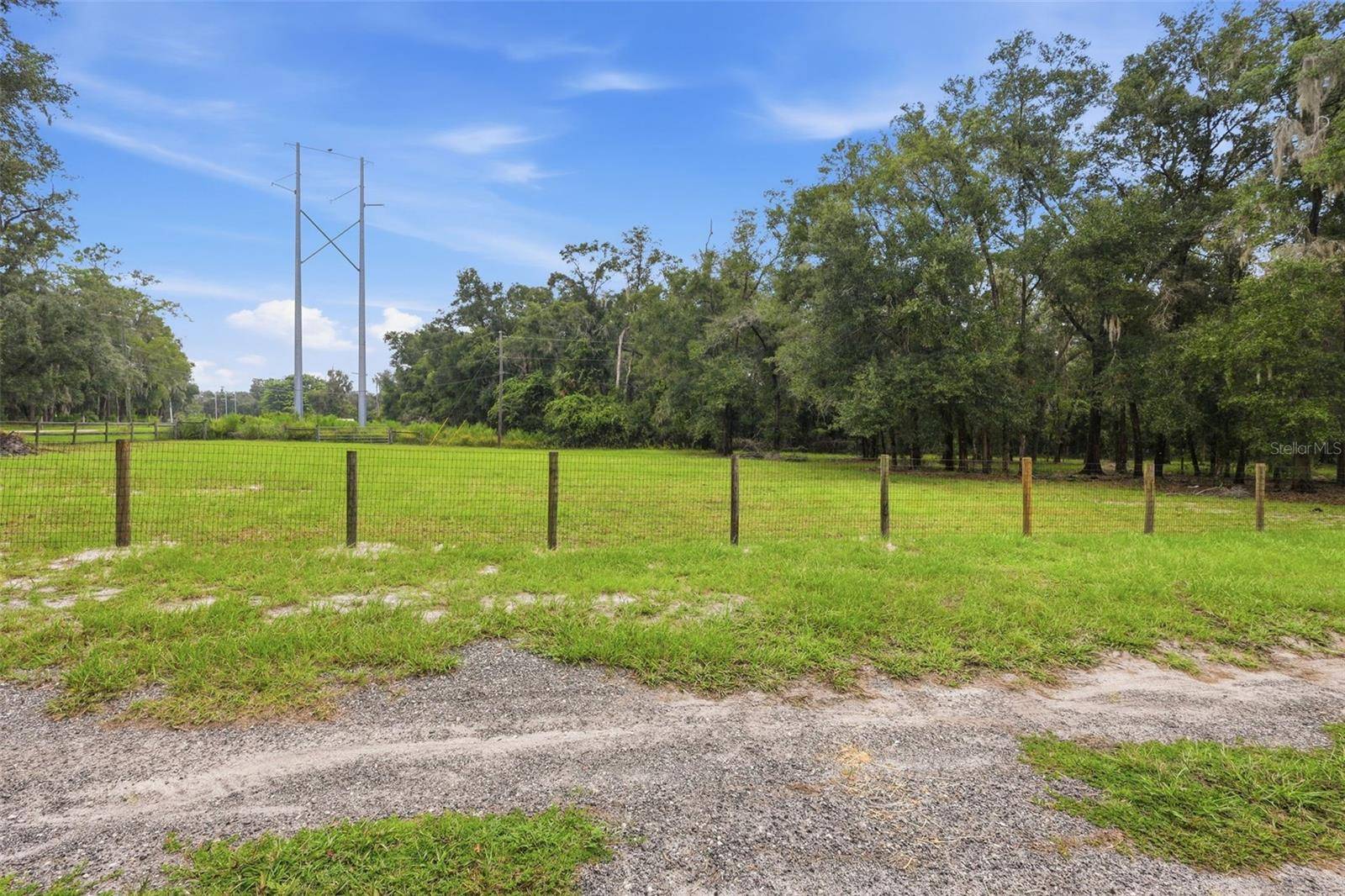 1095 S RIDGEWOOD AVE, Deland, FL 32720