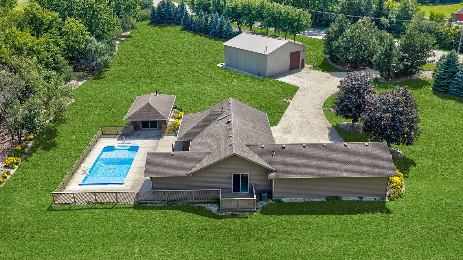 27175 N Gilmer RD, Mundelein, IL 60060