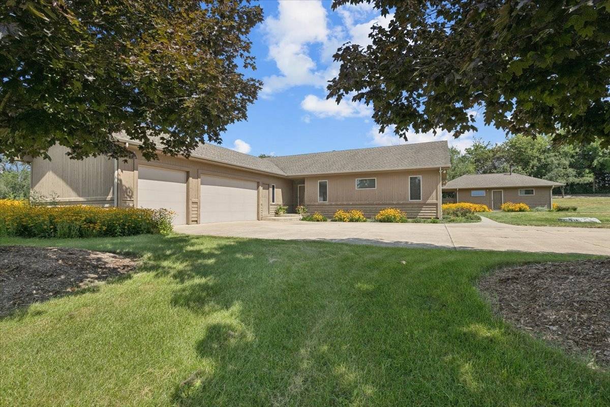 27175 N Gilmer RD, Mundelein, IL 60060