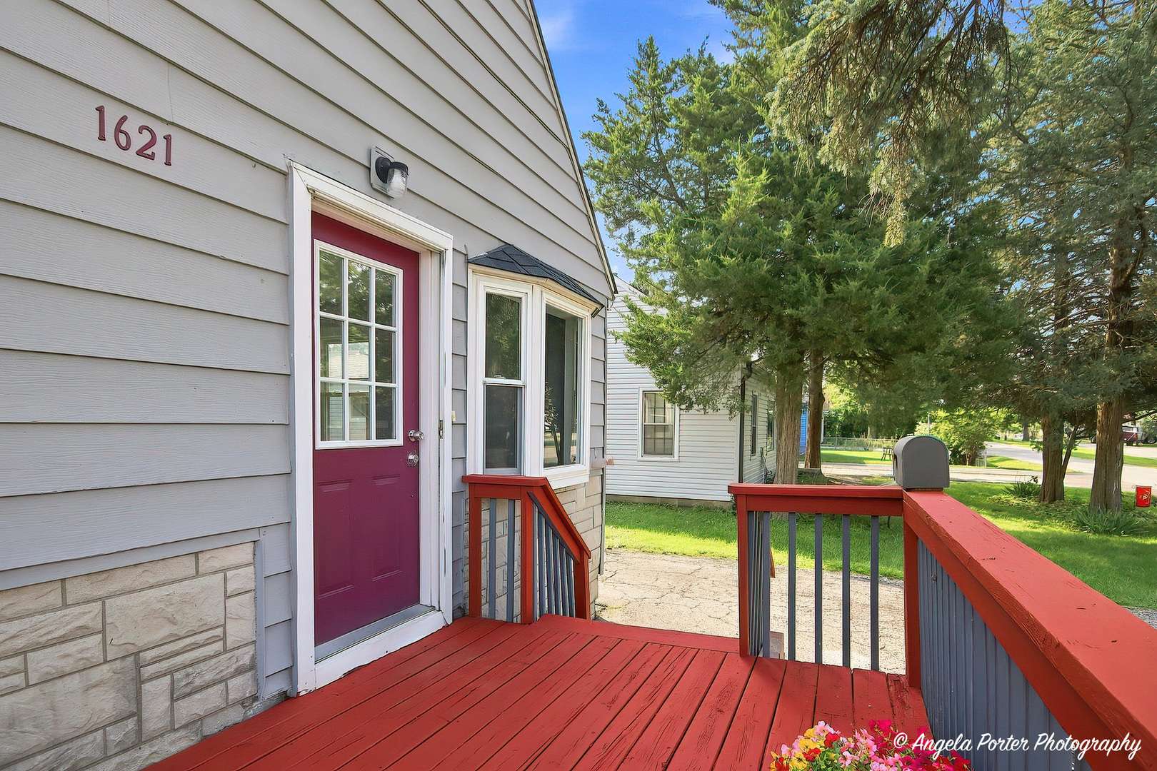 1621 ROUND LAKE DR, Round Lake Beach, IL 60073