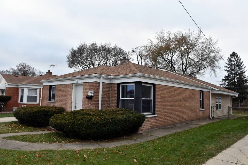 2710 Reuter ST, Franklin Park, IL 60131