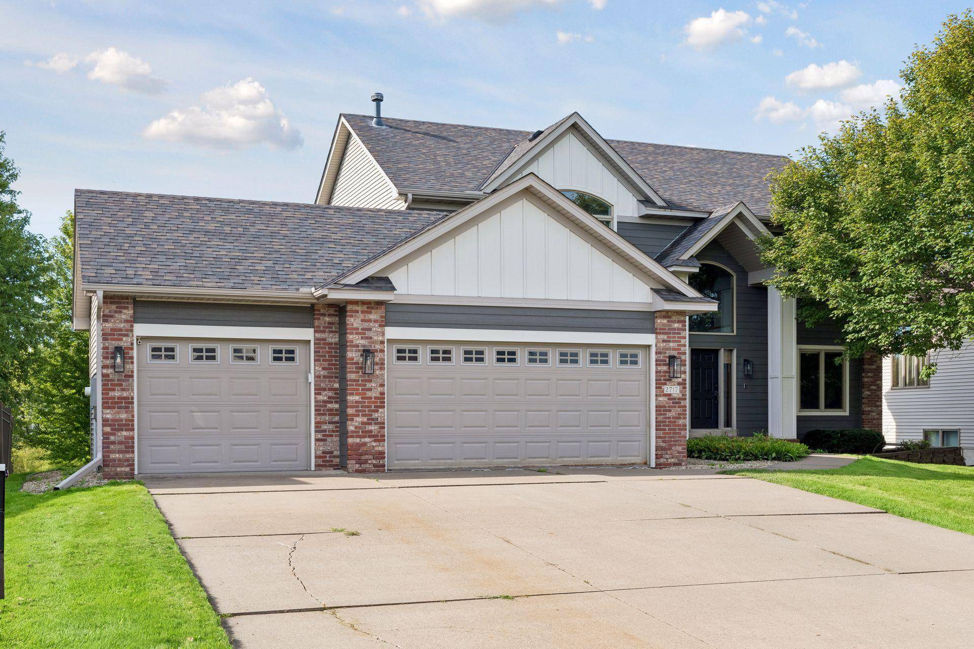 2717 87th TRL N, Brooklyn Park, MN 55443