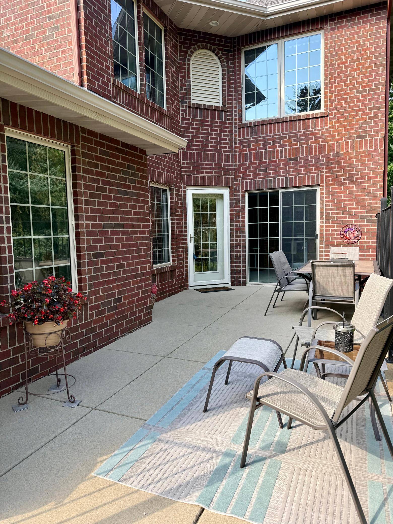 1407 Hunter Hill RD, Hudson, WI 54016