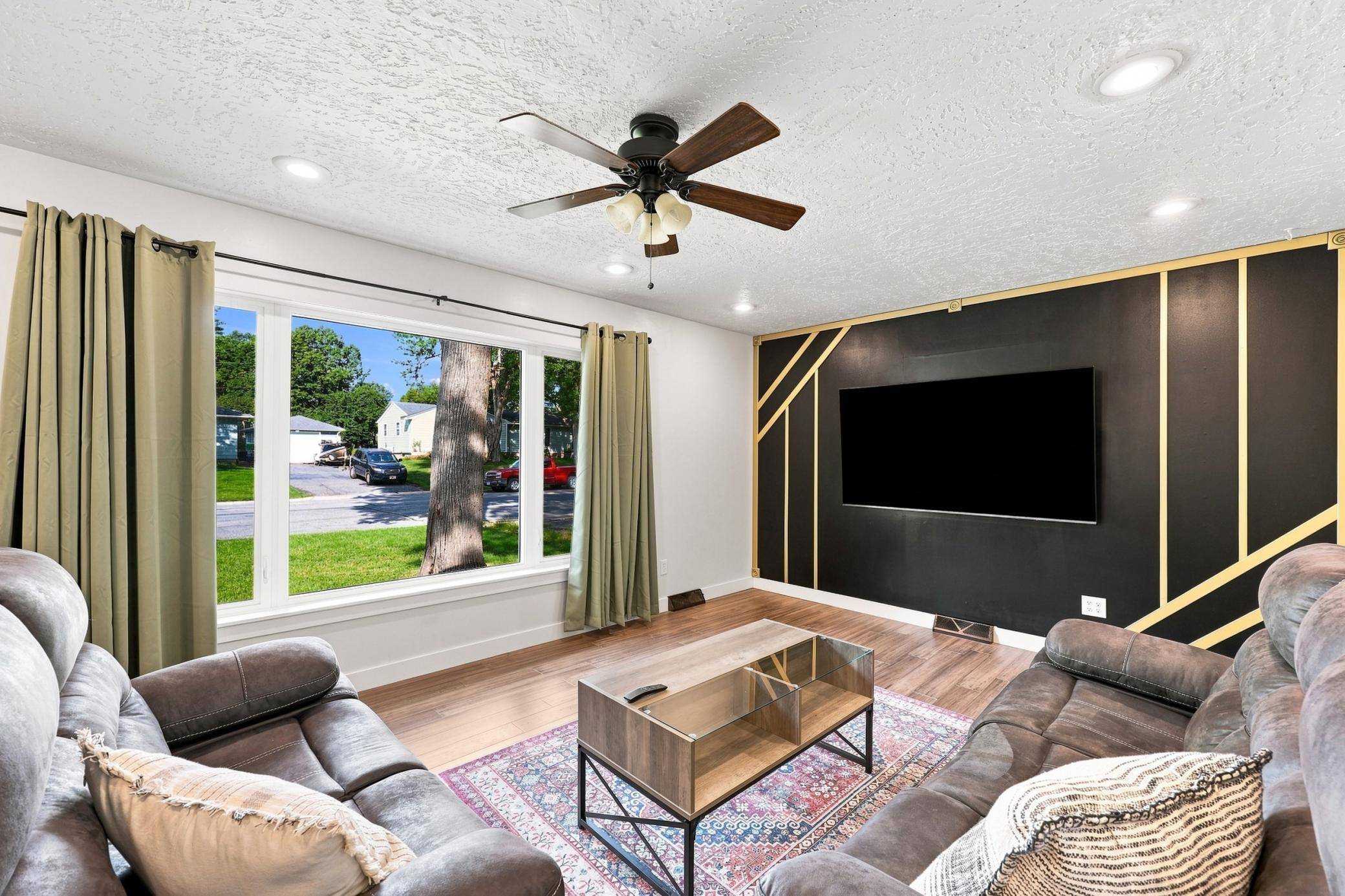 1521 Gary AVE, Detroit Lakes, MN 56501