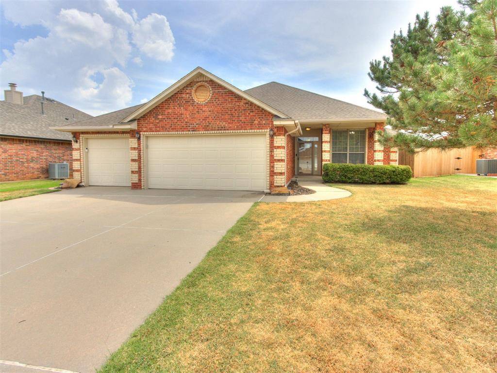 1740 SW 31st TER, Moore, OK 73160