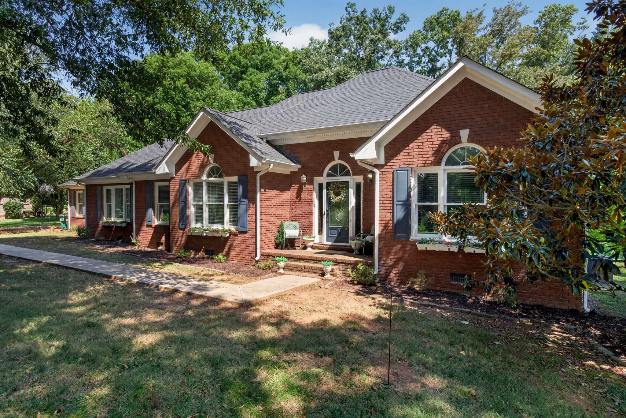 145 E Laurel Ave, Mcminnville, TN 37110