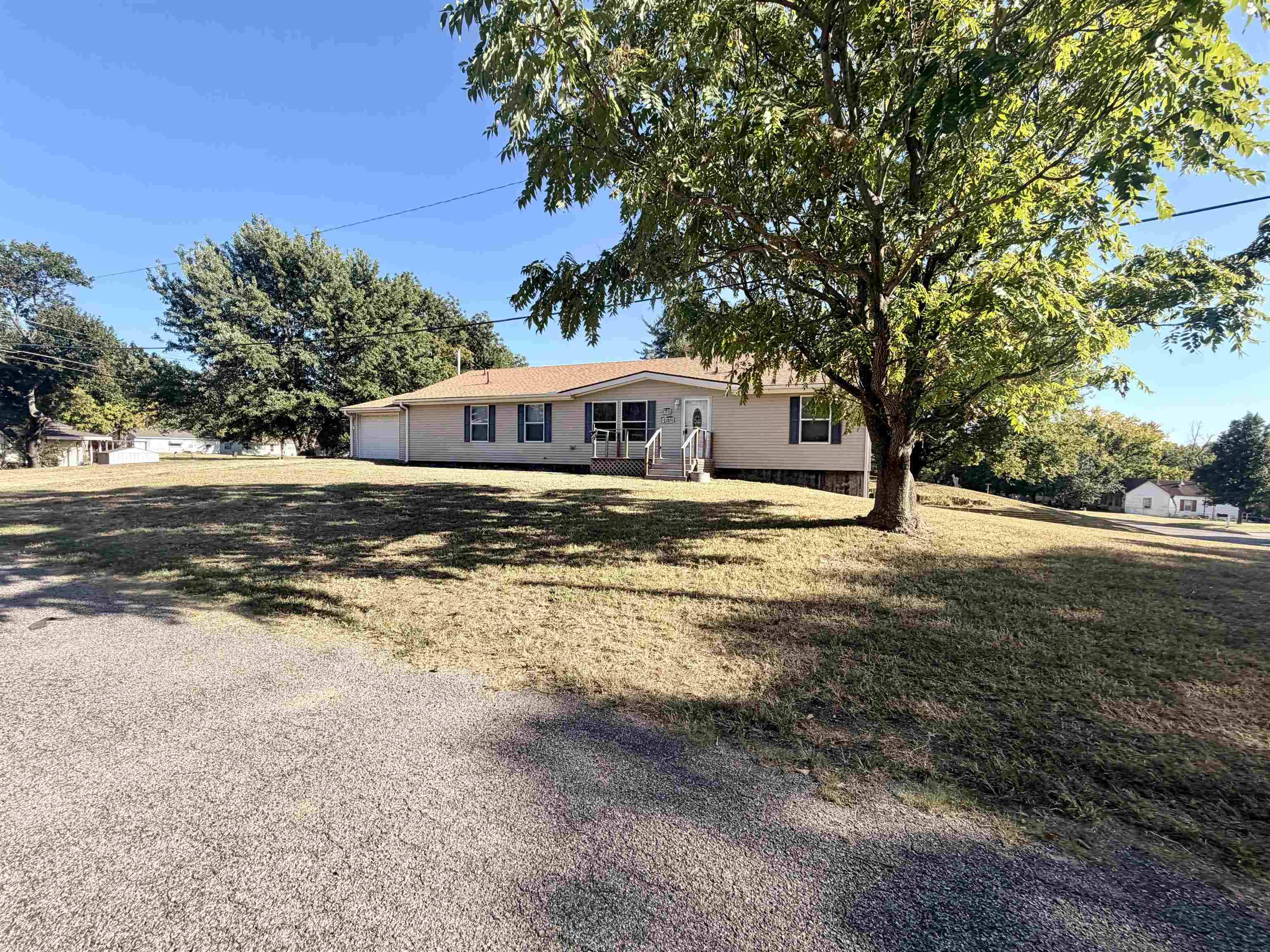 915 W Cedar, Arkansas City, KS 67005