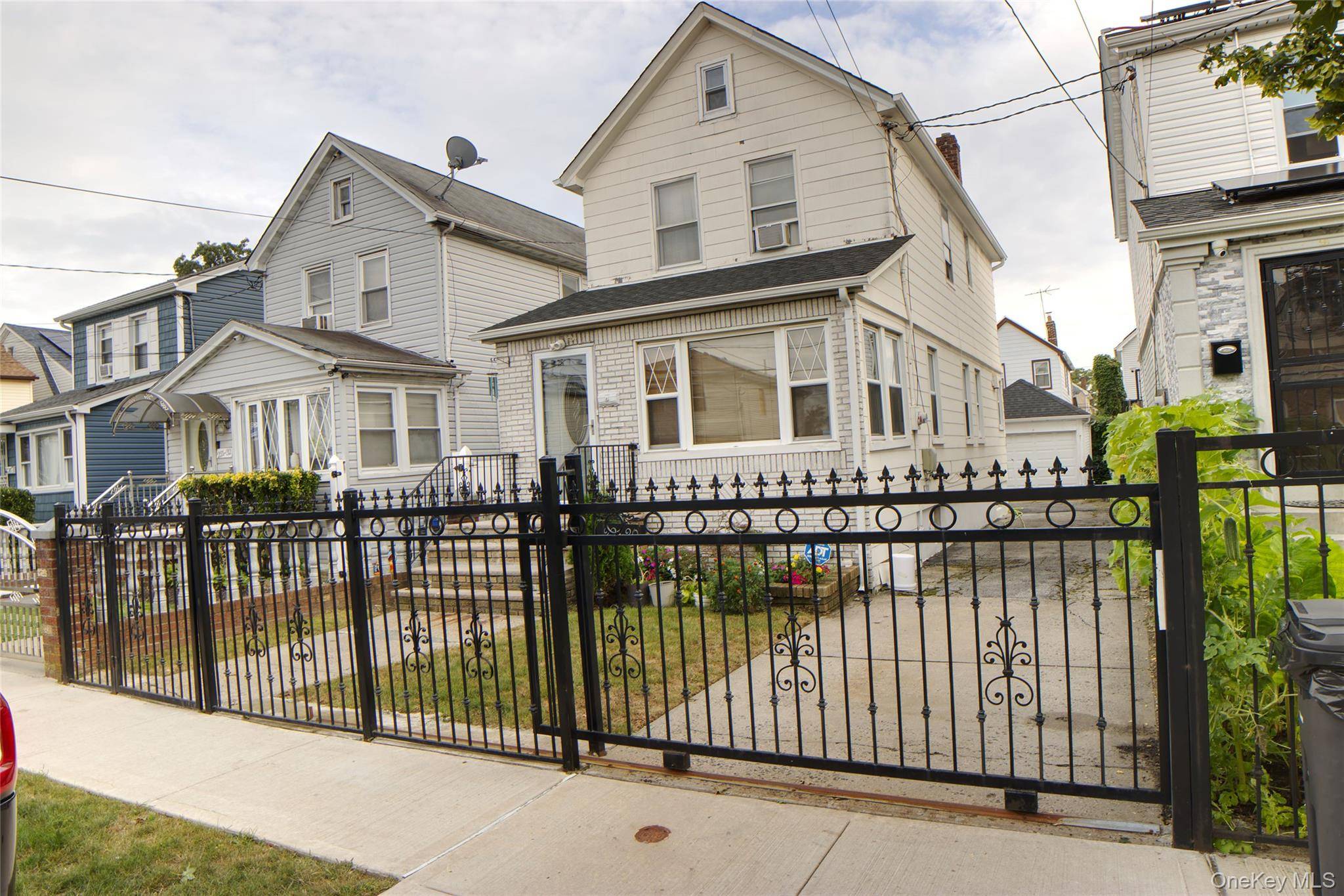 221-30 103rd AVE, Queens Village, NY 11429