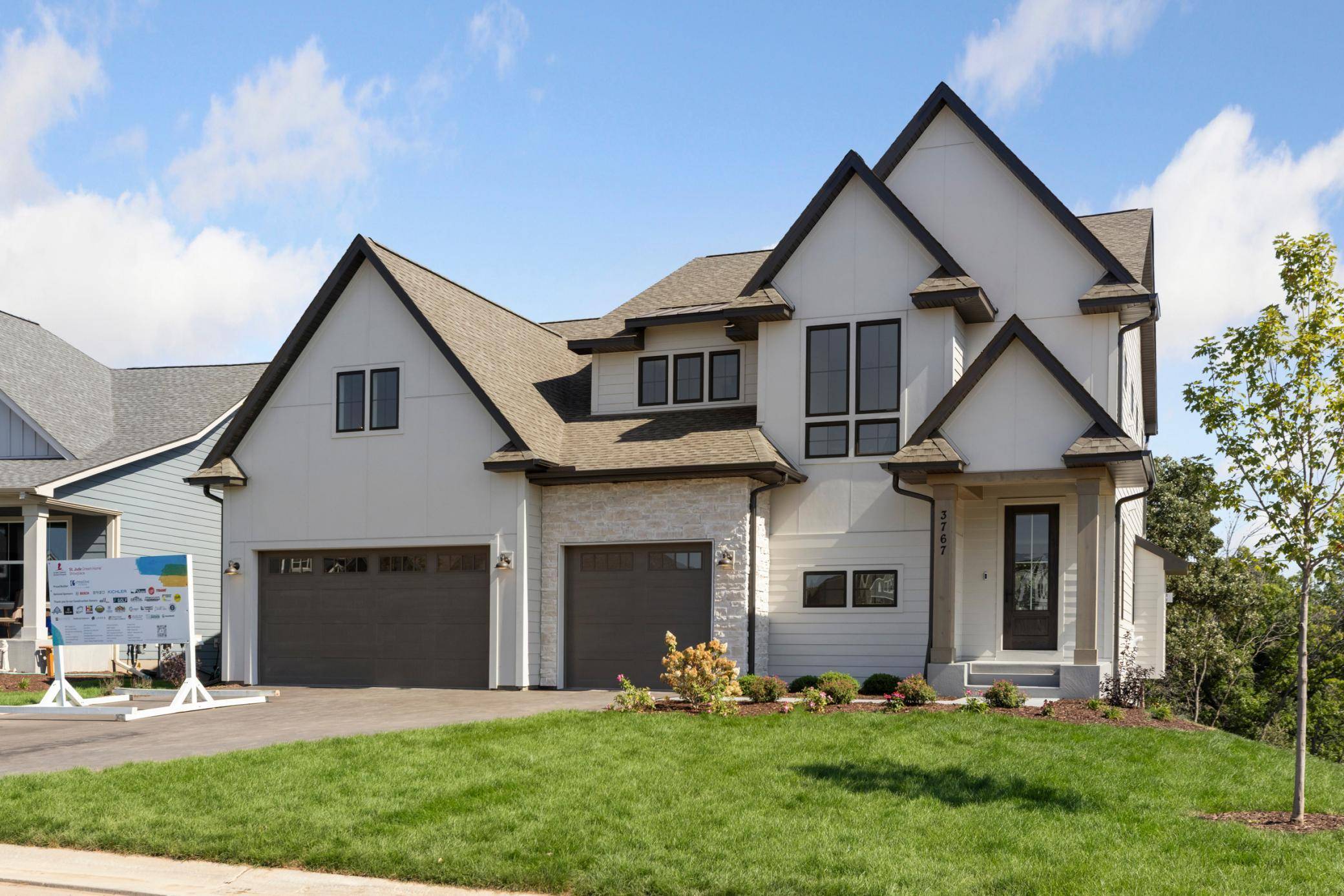 3767 Knightsbridge LN N, Lake Elmo, MN 55042