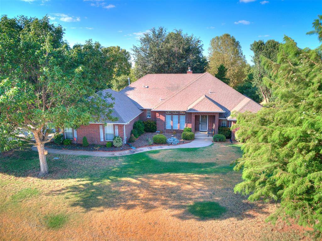 1427 grand view WAY, Mustang, OK 73064