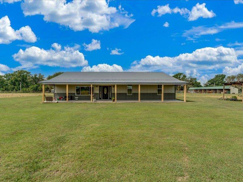 1183 E 120th, Belle Plaine, KS 67013