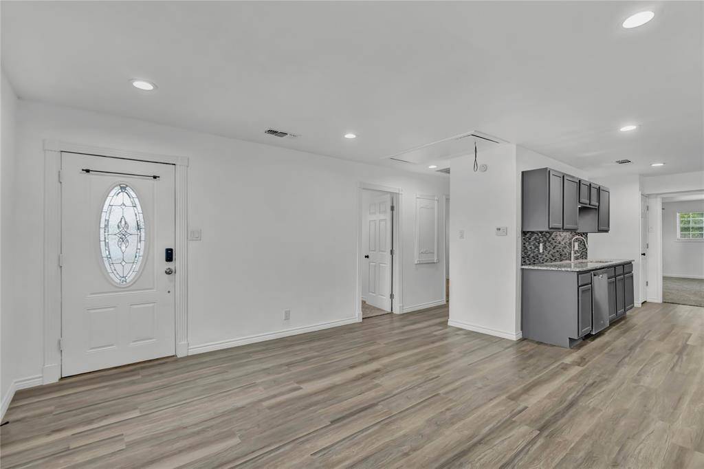 5504 James Avenue, Fort Worth, TX 76115