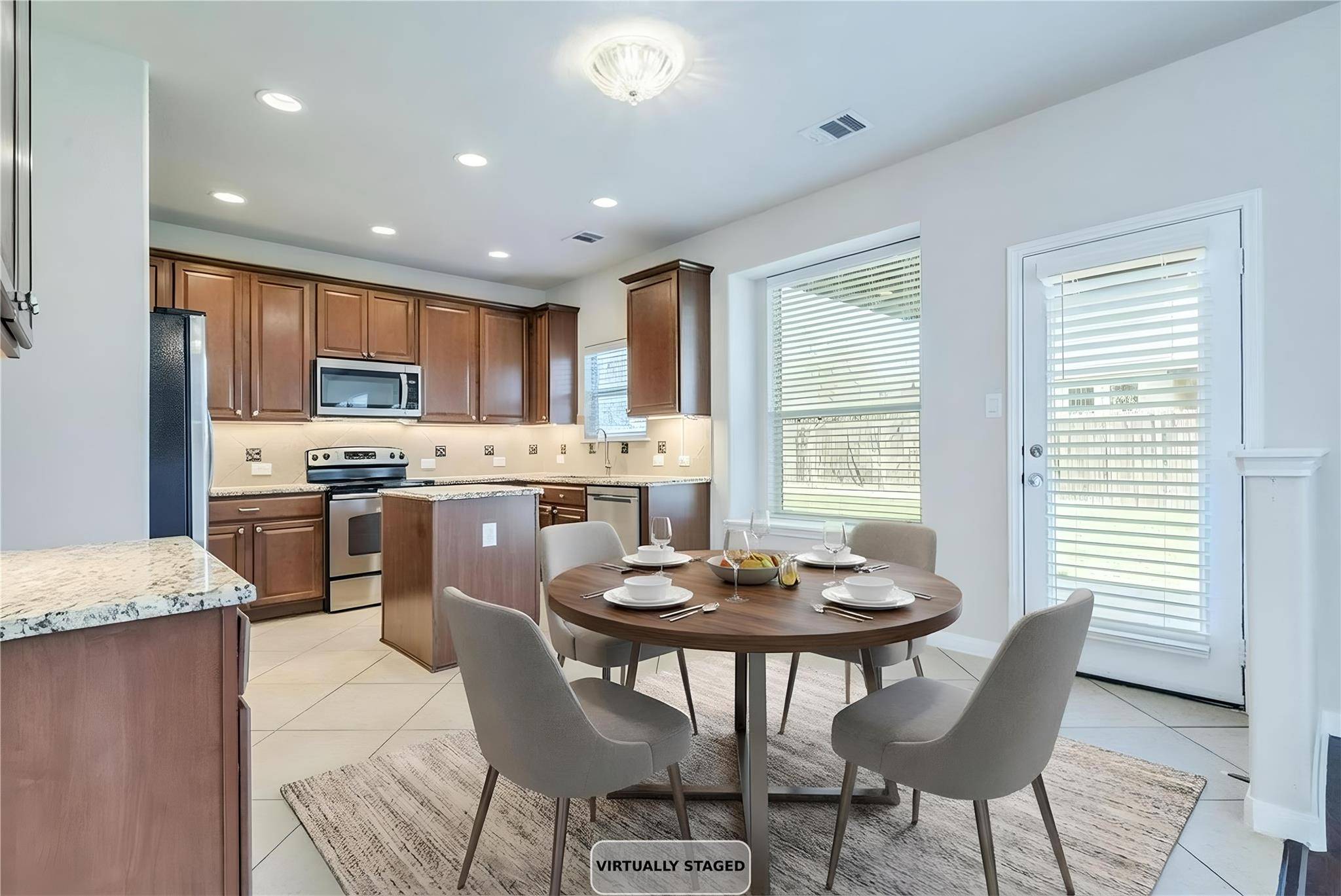 17708 Linkhill DR, Dripping Springs, TX 78620