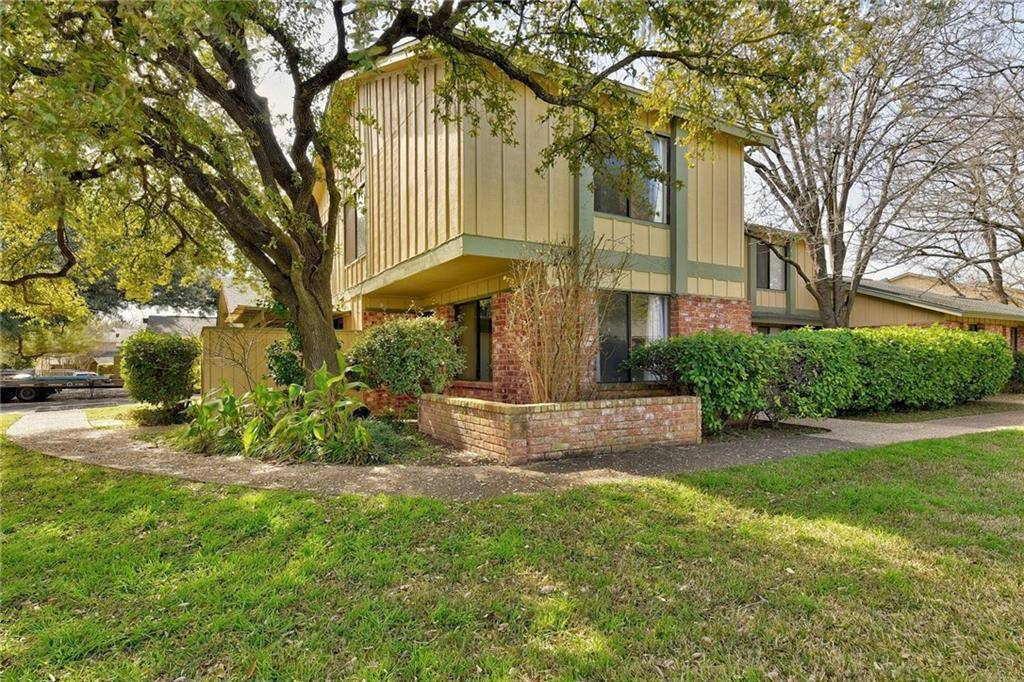 900 W Village LN, Austin, TX 78758