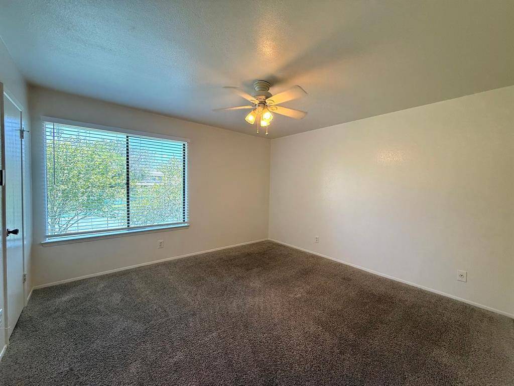 900 W Village LN, Austin, TX 78758