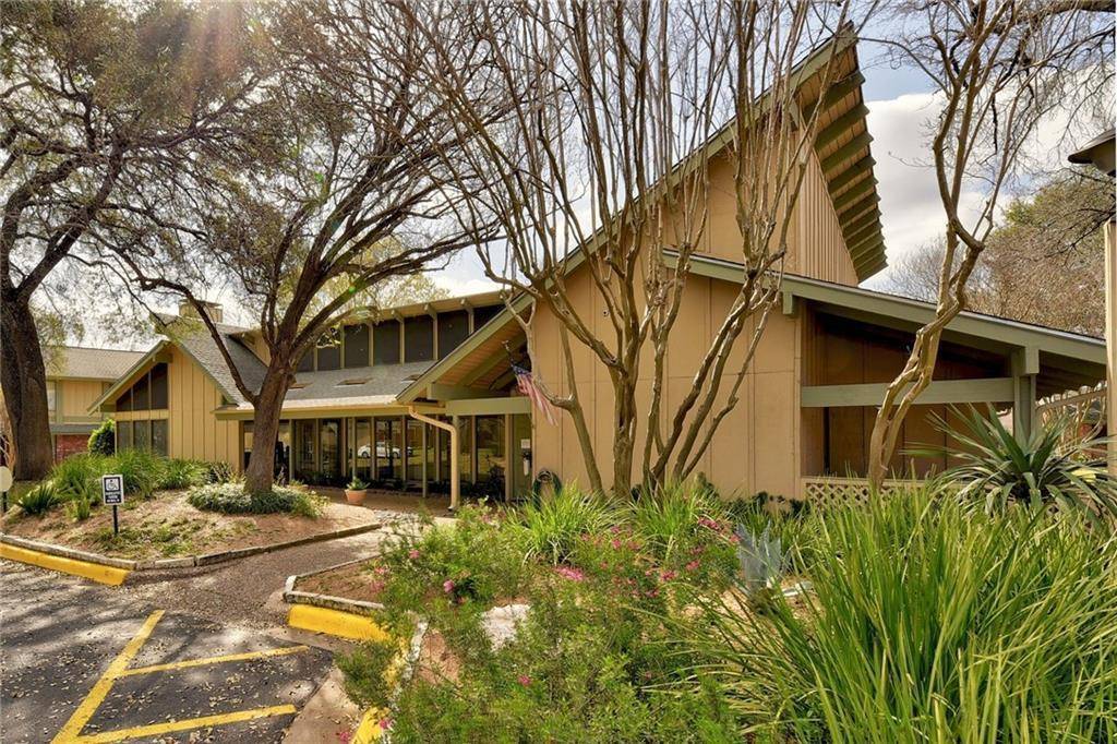900 W Village LN, Austin, TX 78758
