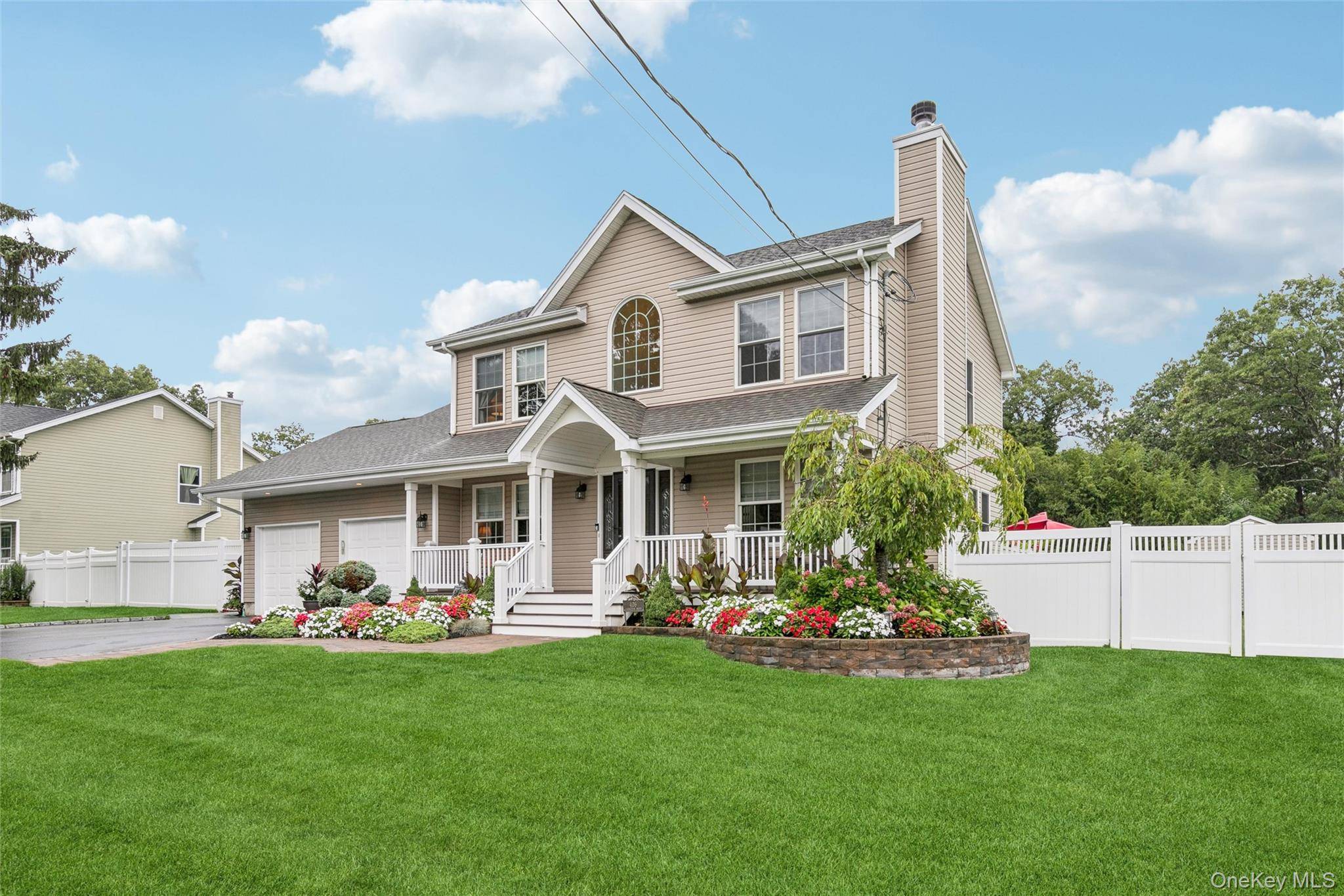 406 Carnation DR, Shirley, NY 11967