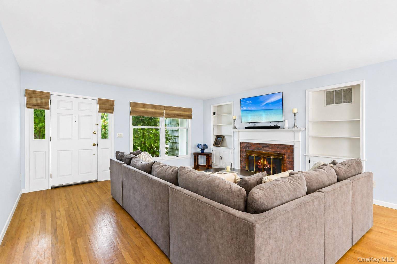11 White Birch TRL, East Quogue, NY 11942